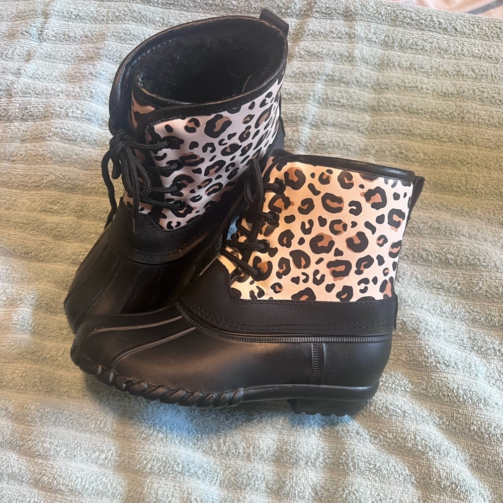 Cheetah print duck boots. Never worn. Fabkids